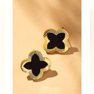 Anthropologie small Clover post Earrings Black NWT